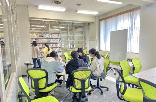「図書館コモンズ」写真